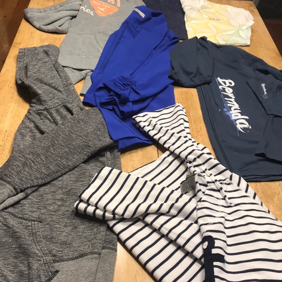 Tops - Bundle of 7 tops and sweatshirts